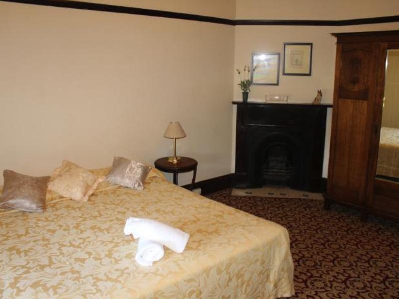 Neath Hotel Extérieur photo